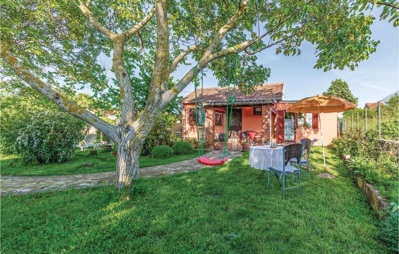 1 Bedroom Pet Friendly Home In Šišan מראה חיצוני תמונה