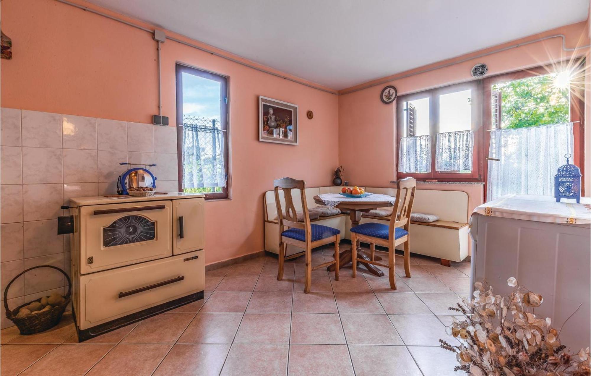 1 Bedroom Pet Friendly Home In Šišan מראה חיצוני תמונה