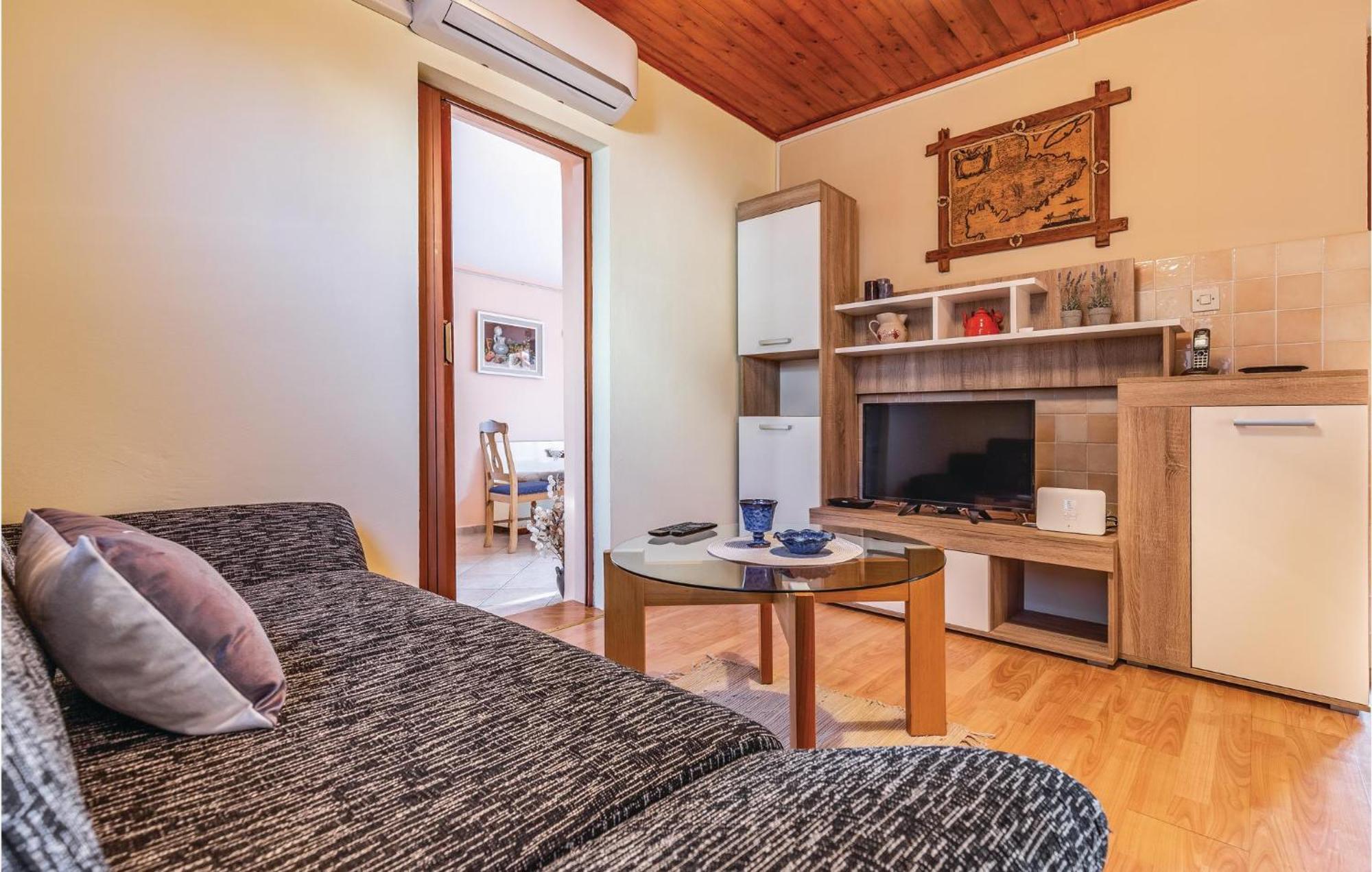 1 Bedroom Pet Friendly Home In Šišan מראה חיצוני תמונה