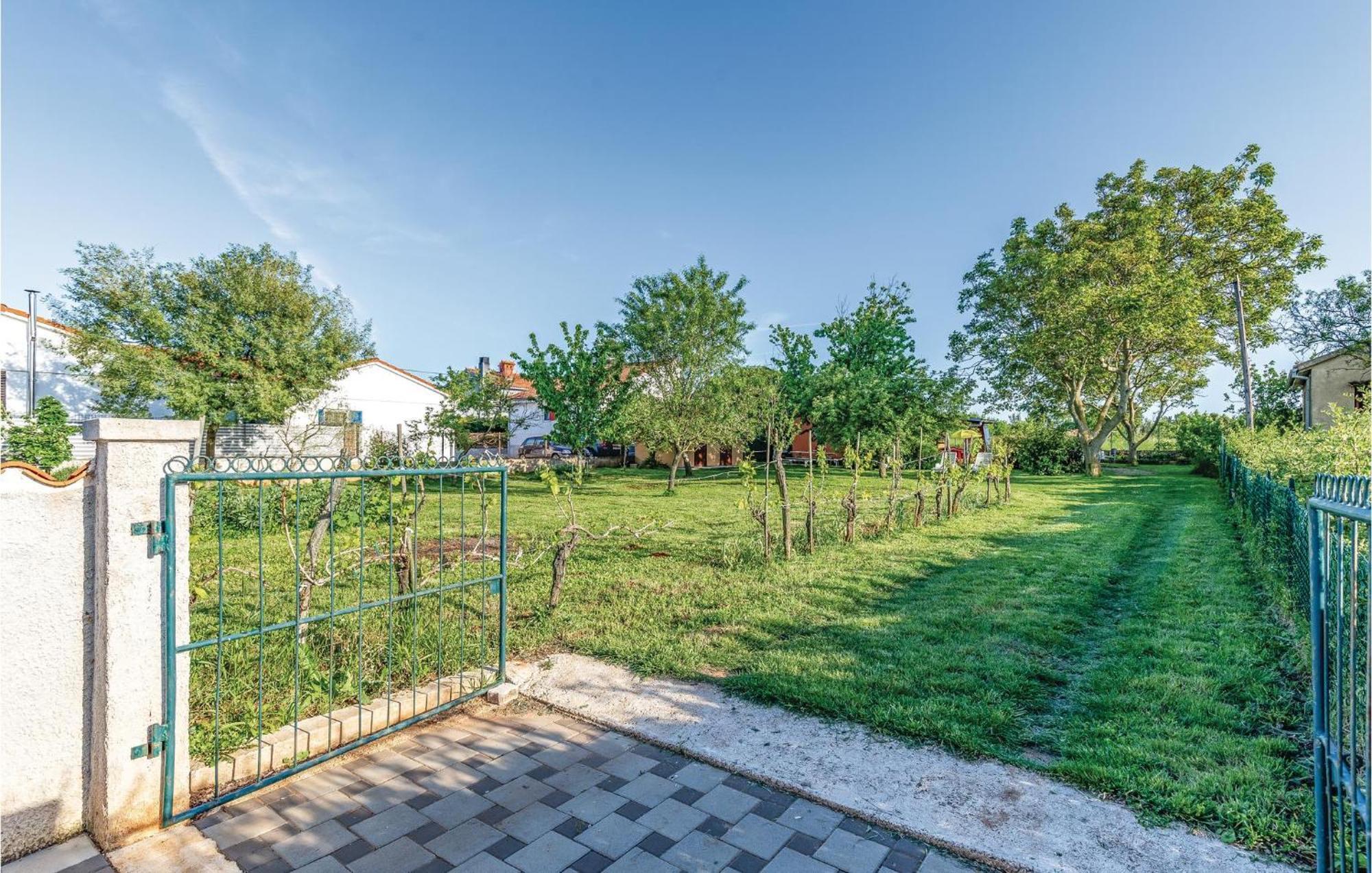 1 Bedroom Pet Friendly Home In Šišan מראה חיצוני תמונה