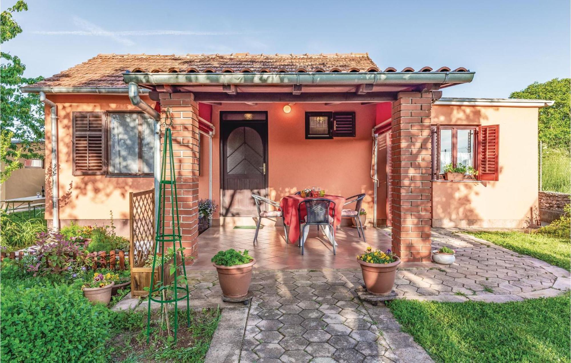 1 Bedroom Pet Friendly Home In Šišan מראה חיצוני תמונה