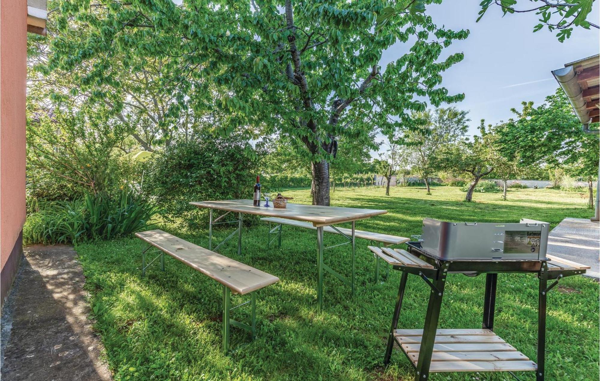 1 Bedroom Pet Friendly Home In Šišan מראה חיצוני תמונה